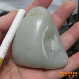 和田玉籽料原石把件132.8克