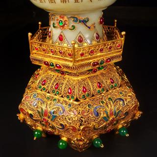 旧藏铜鎏金和田玉镶嵌玉炉,玉质细腻,料子油润,重量:820克,高度:24cm